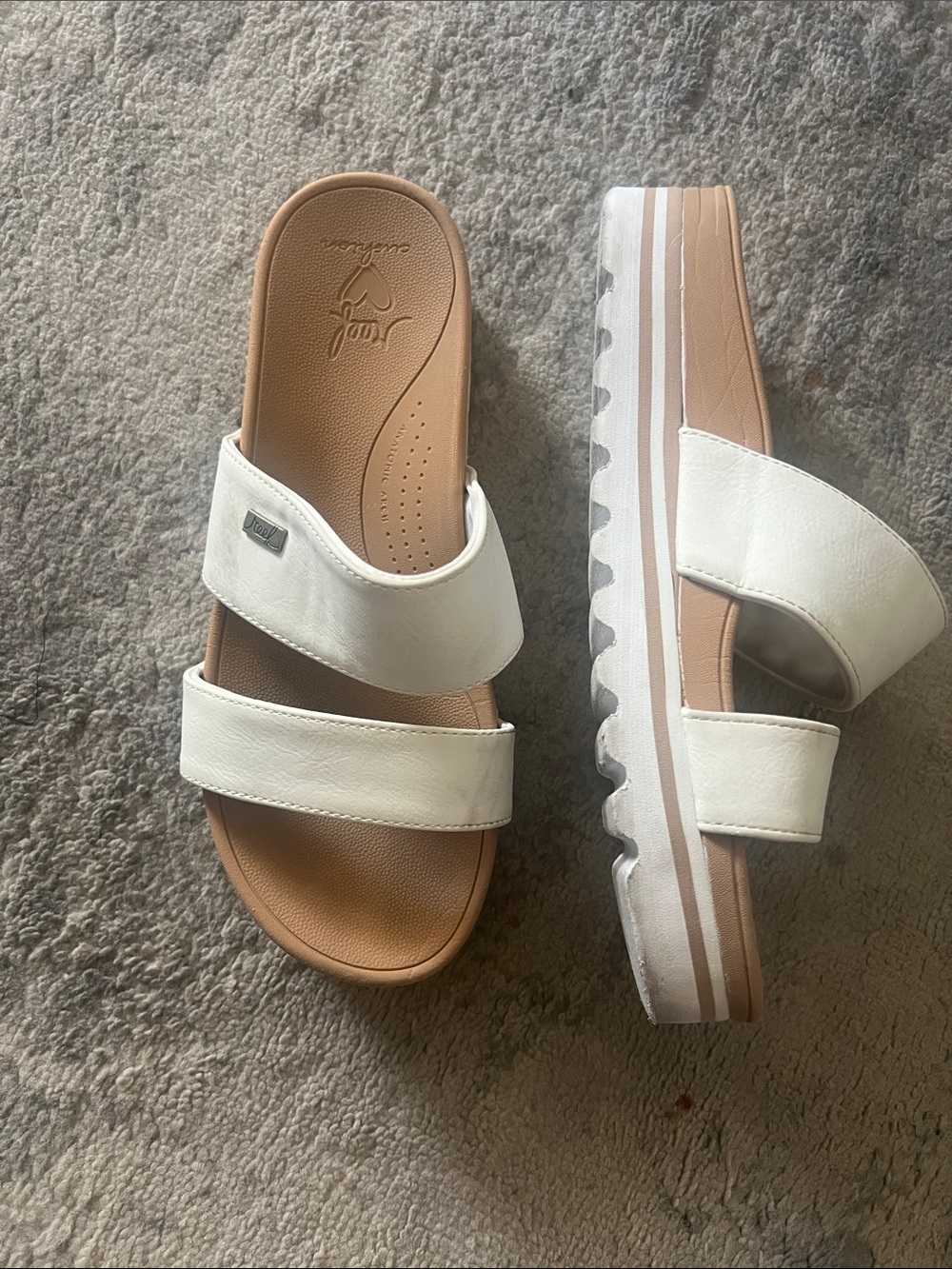 Reef Women’s Cushion Vista Hi White Comfort Slide Sandals with Arch Support